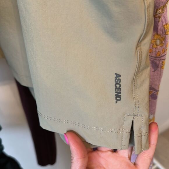 Ascend Women’s Khaki Tan Athletic Nylon Activewear Skort - Picture 6 of 7